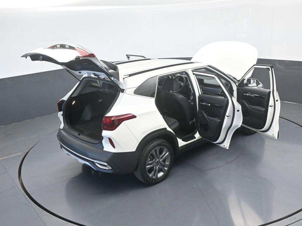 Used 2022 Kia Seltos S image 32