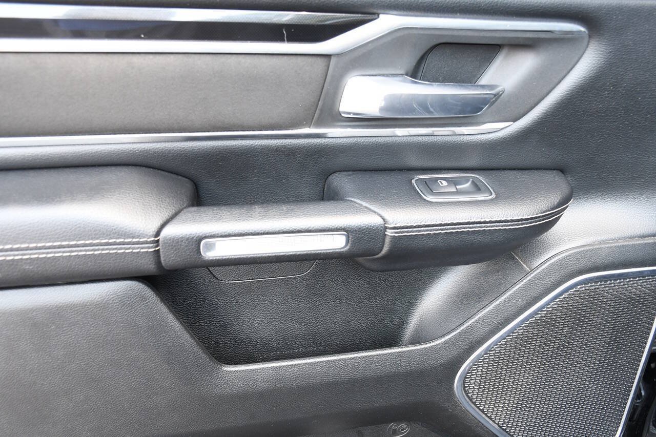 Used 2020 RAM 1500 Laramie w/ Sport Appearance Package AWD/4WD image 19