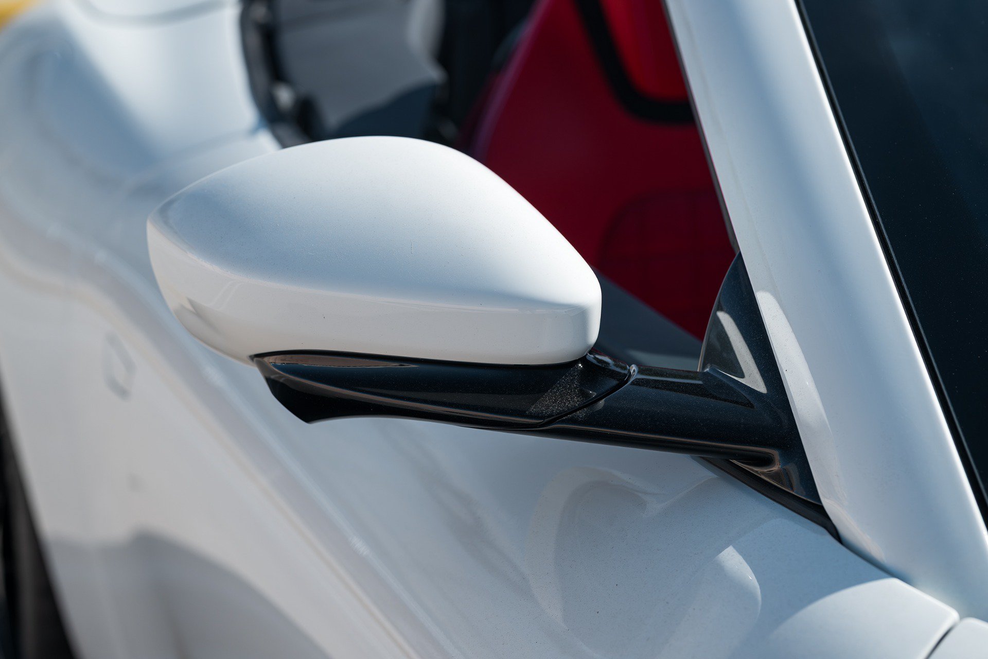 Used 2025 Ferrari Roma Spider RWD image 54