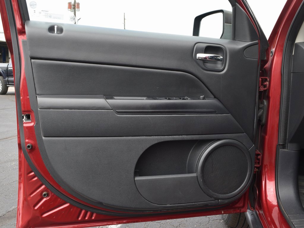 Used 2015 Jeep Patriot Latitude image 23