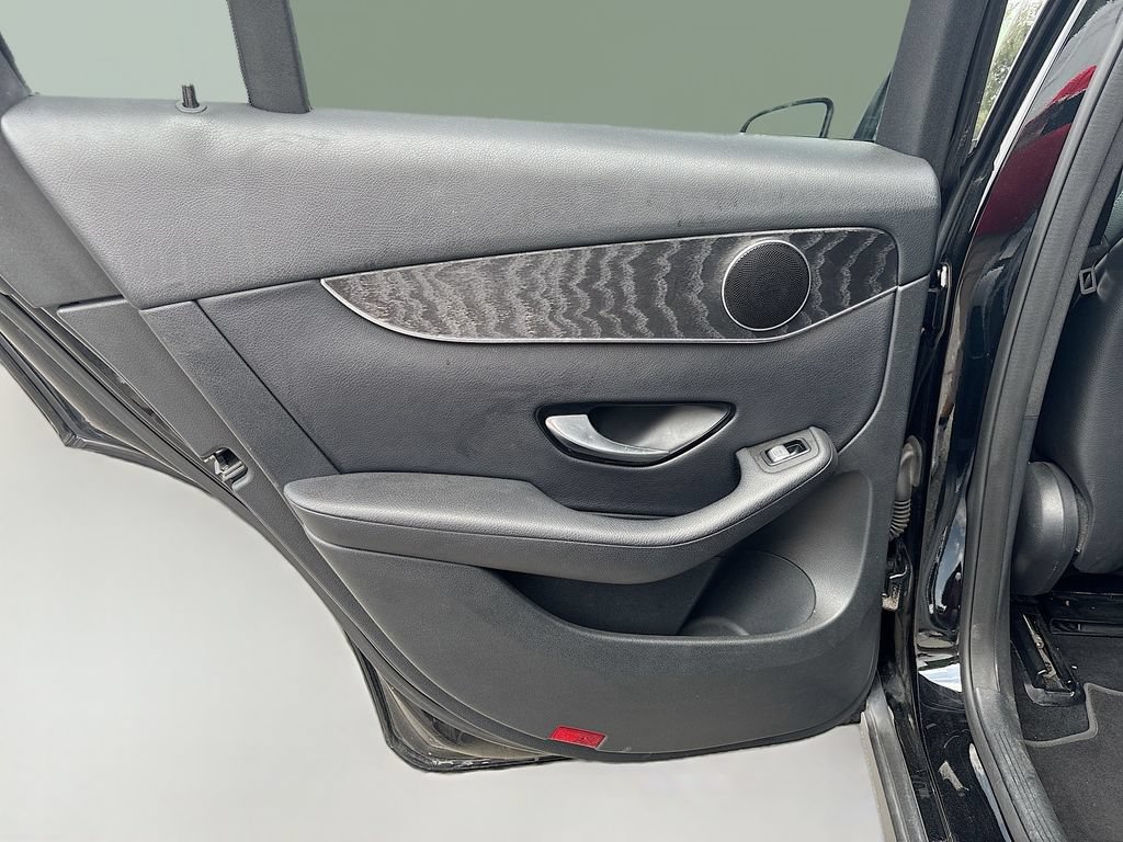 Used 2018 Mercedes-Benz GLC 300 image 17