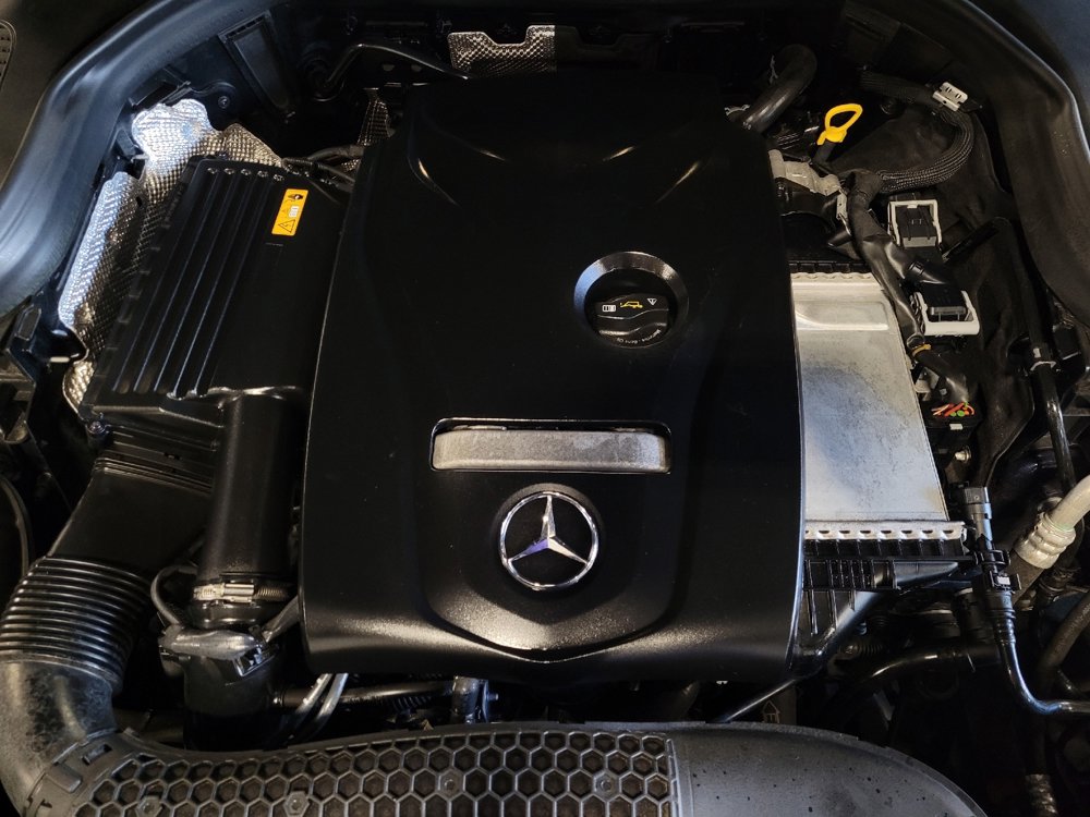Used 2019 Mercedes-Benz GLC 300 4MATIC image 30