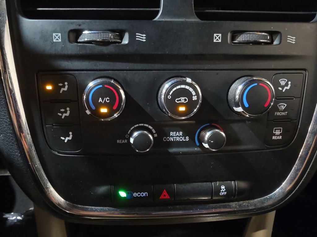 Used 2018 Dodge Grand Caravan SXT FWD image 16