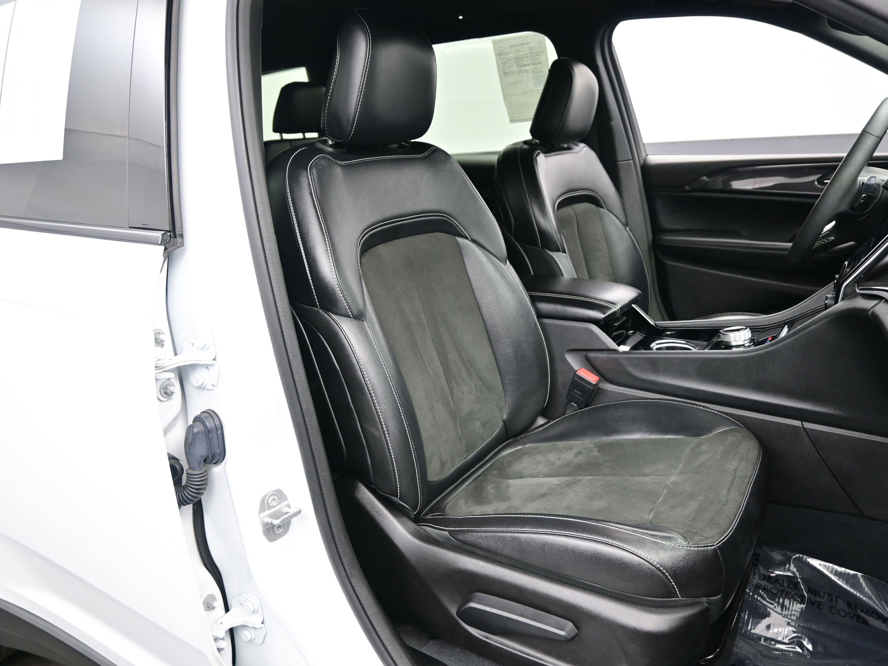 Used 2023 Jeep Grand Cherokee L Laredo image 14