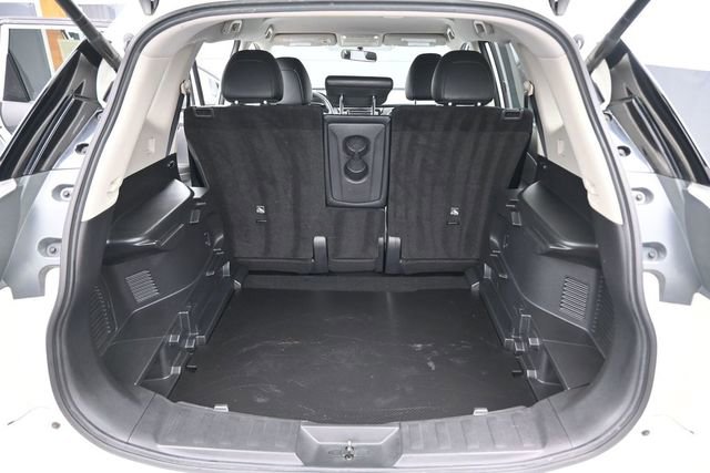 Used 2016 Nissan Rogue SL FWD image 10