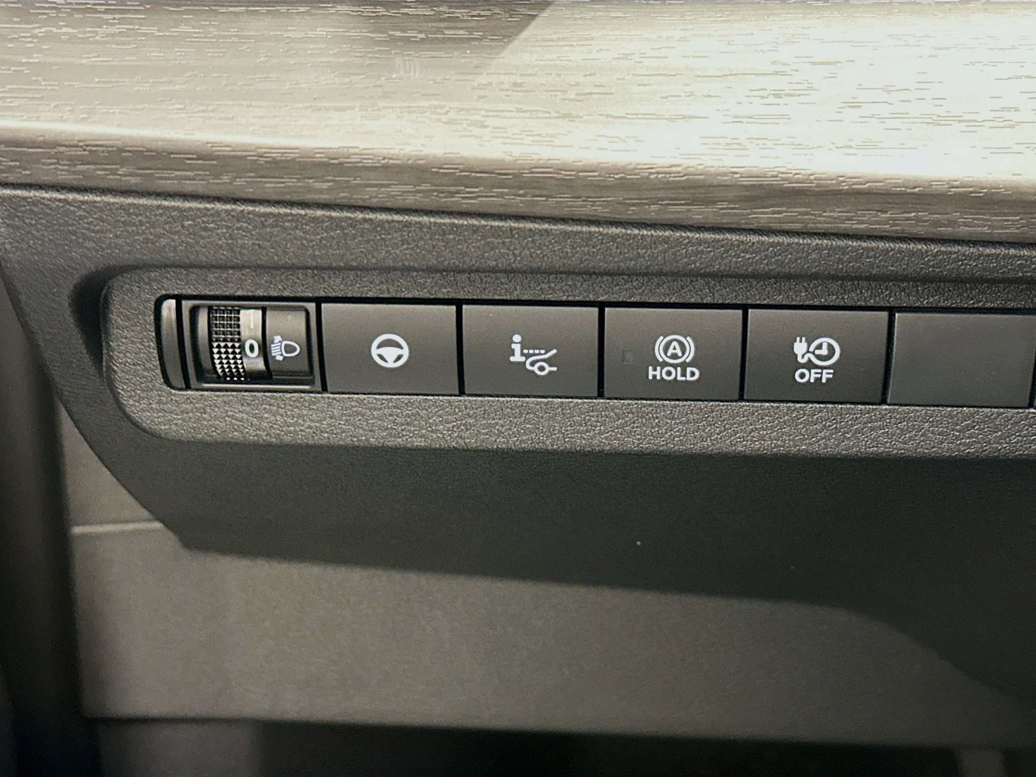 Used 2024 Nissan Ariya AWD image 17