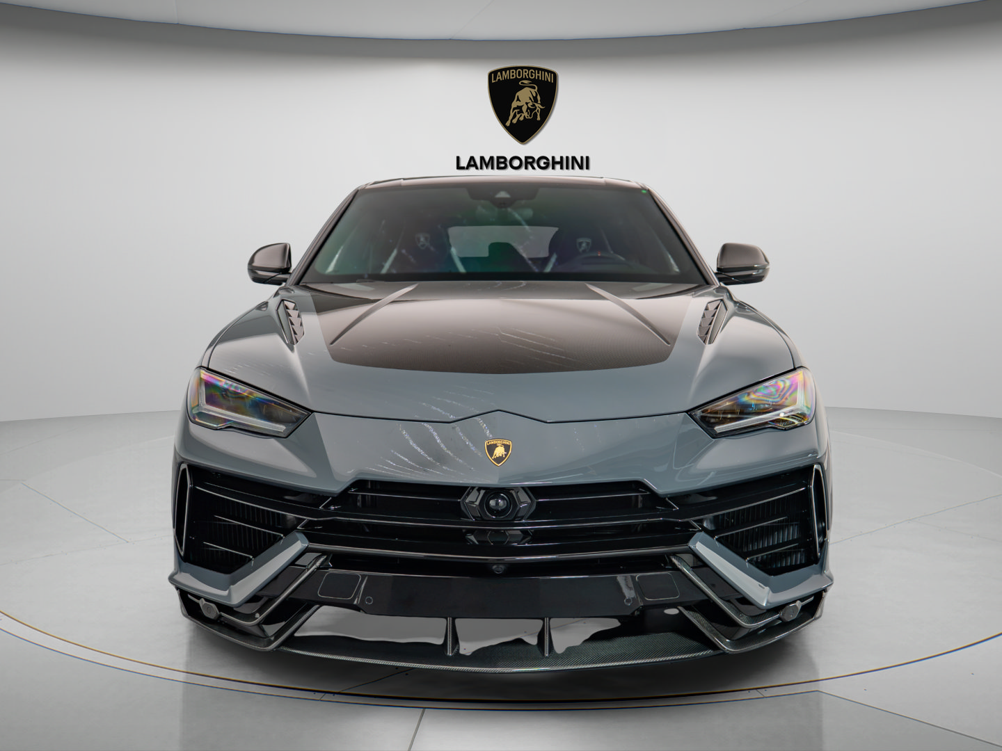 Used 2023 Lamborghini Urus Performante AWD/4WD image 2