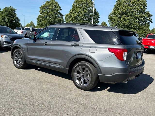 Used 2024 Ford Explorer XLT w/ Equipment Group 202A AWD/4WD image 5