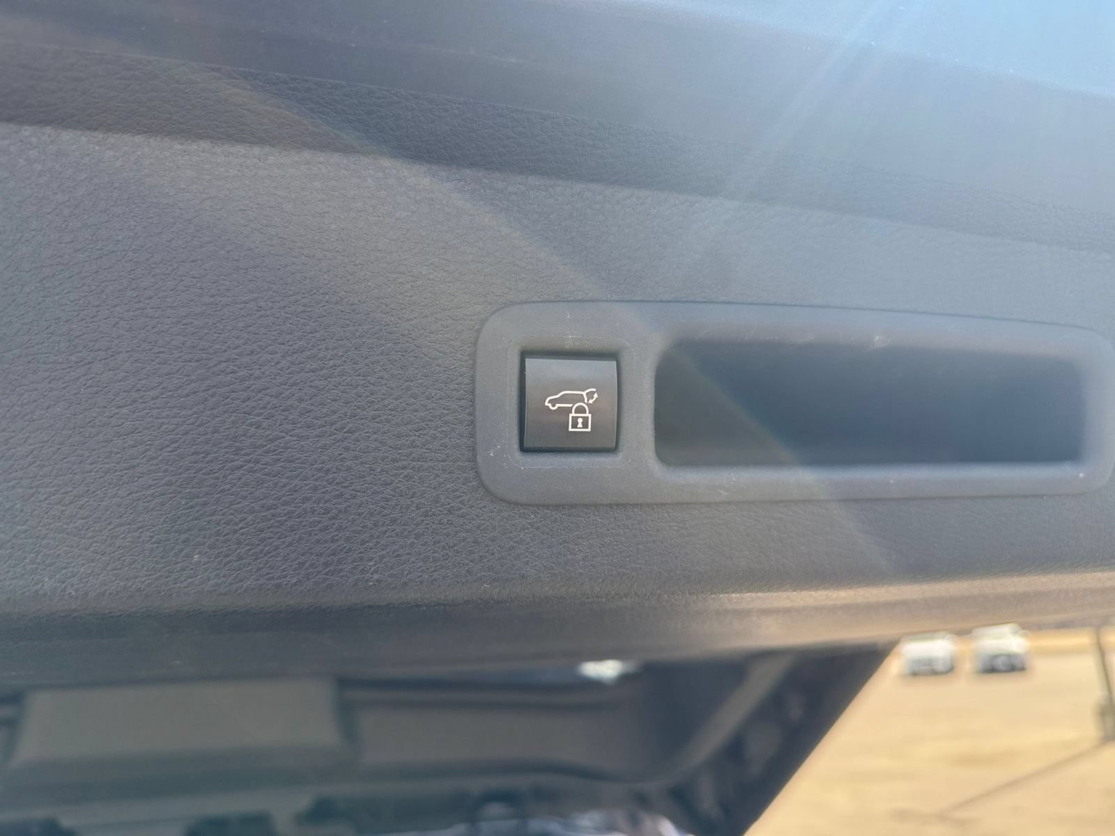 Used 2025 Toyota Sienna XLE FWD image 21