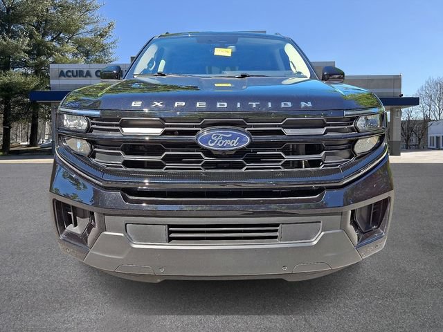 Used 2025 Ford Expedition Max Active AWD/4WD image 2