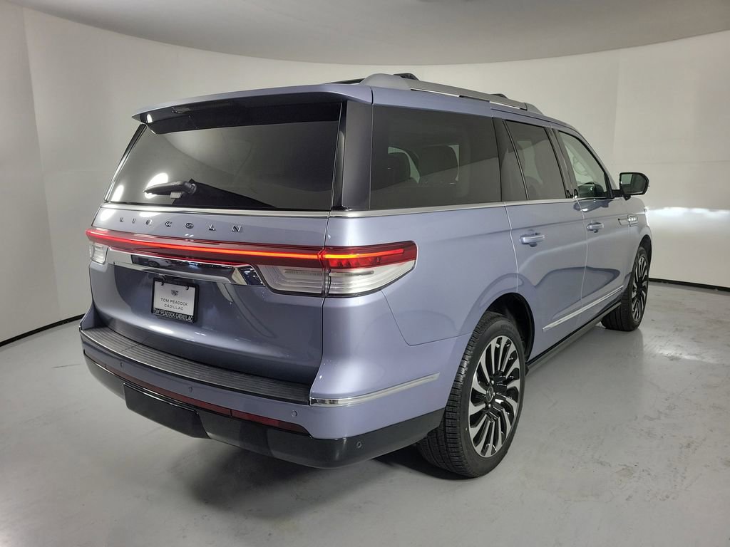 Used 2022 Lincoln Navigator Black Label image 4