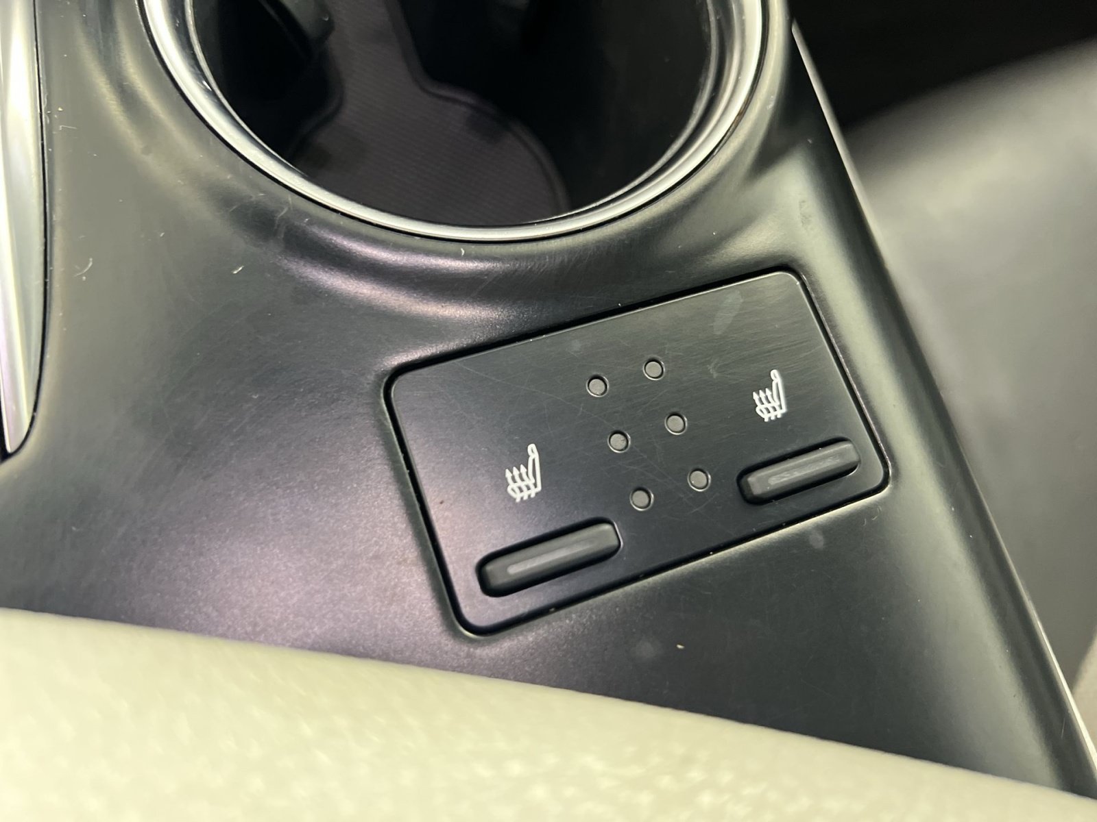 Used 2018 Toyota Camry XLE w/ Audio Package FWD image 32