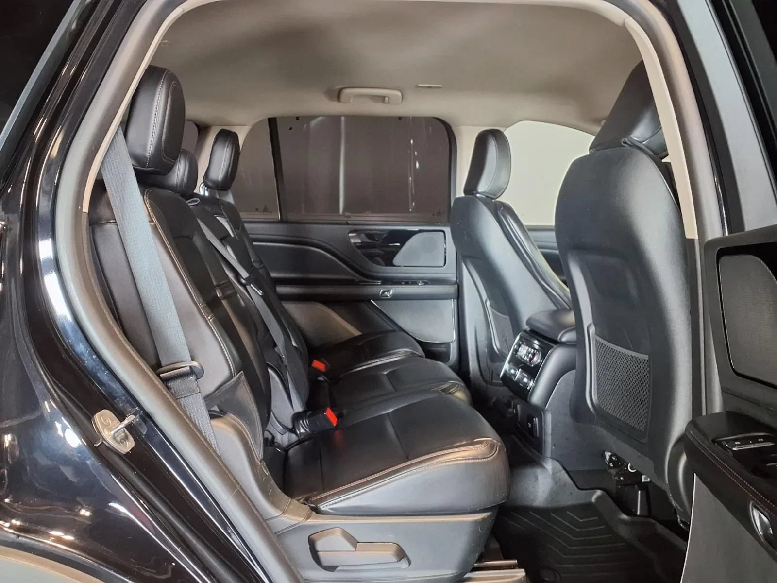 Used 2022 Lincoln Aviator AWD image 10