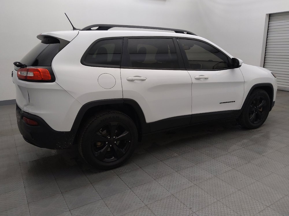 Used 2018 Jeep Cherokee Latitude w/ Altitude Package image 10