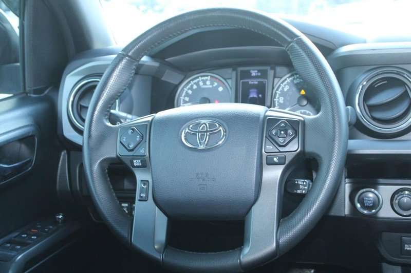 Used 2017 Toyota Tacoma TRD Off-Road image 14