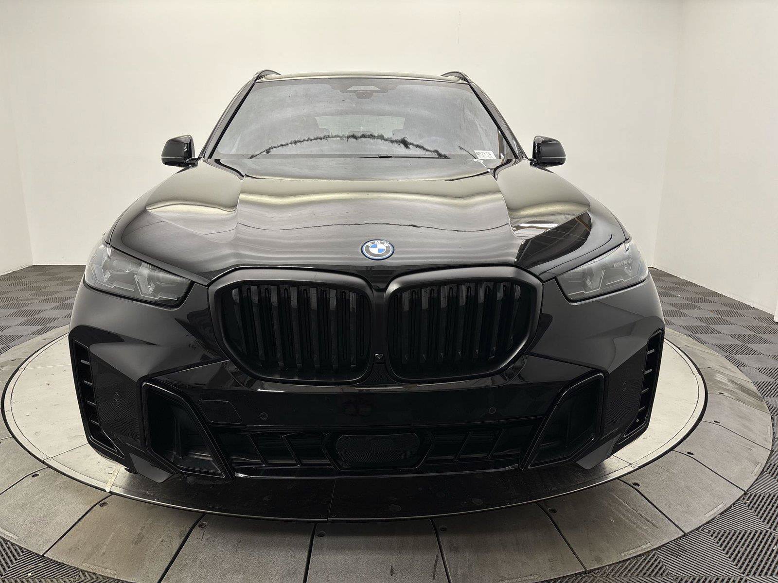 Used 2024 BMW X5 xDrive50e w/ Executive Package AWD/4WD image 2