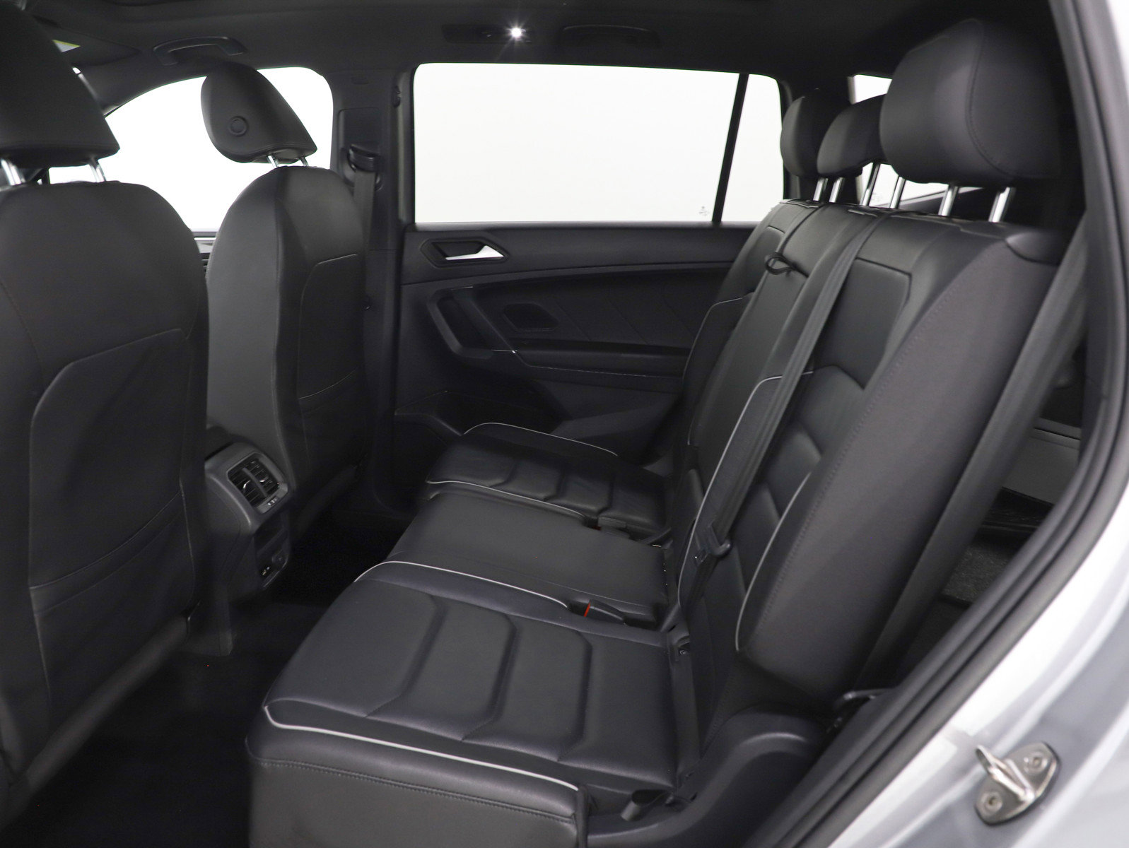 Used 2020 Volkswagen Tiguan SEL Premium R-Line w/ 3rd Row Seat Package image 14