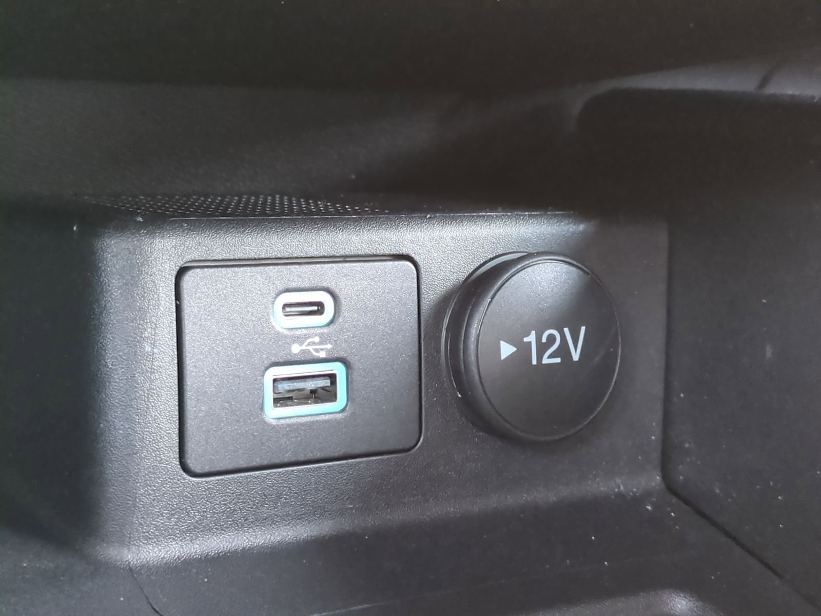 Used 2022 Ford Escape SE w/ Cold Weather Package image 33