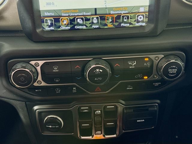 Used 2023 Jeep Wrangler Sahara image 16