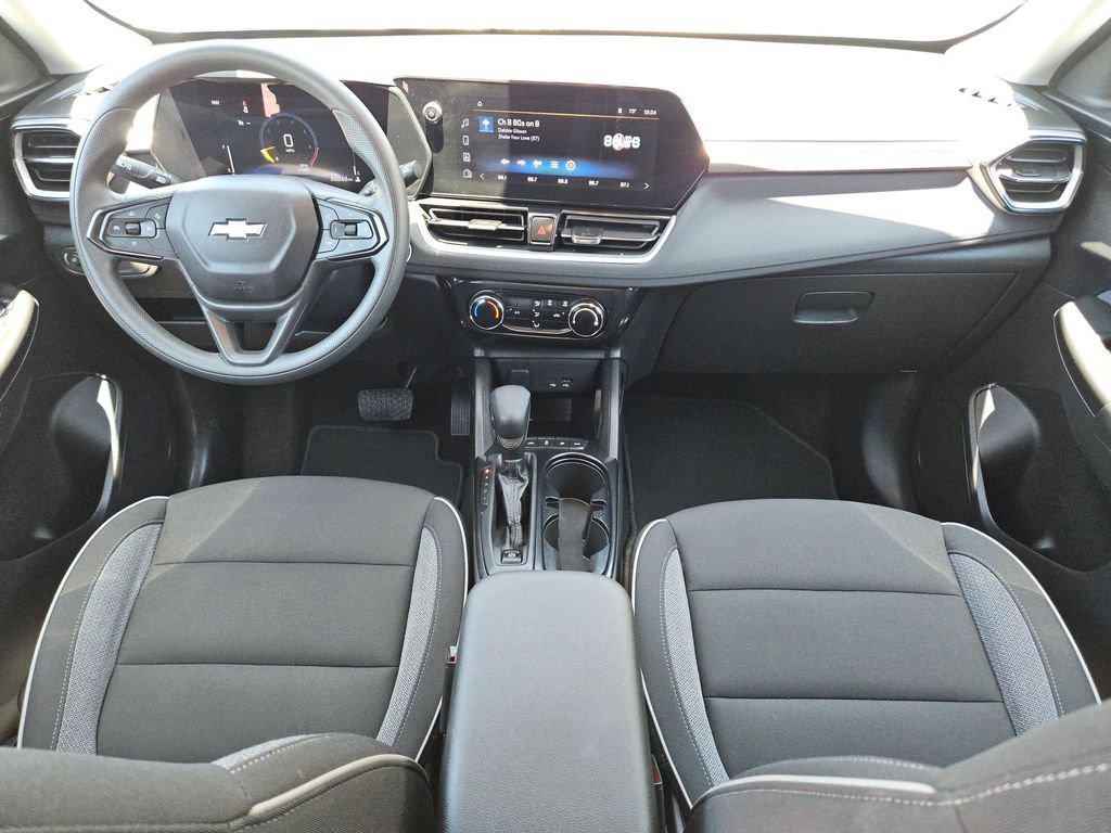 Used 2025 Chevrolet TrailBlazer LT AWD/4WD image 19