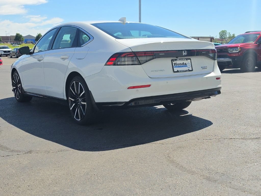 Used 2024 Honda Accord Touring image 6
