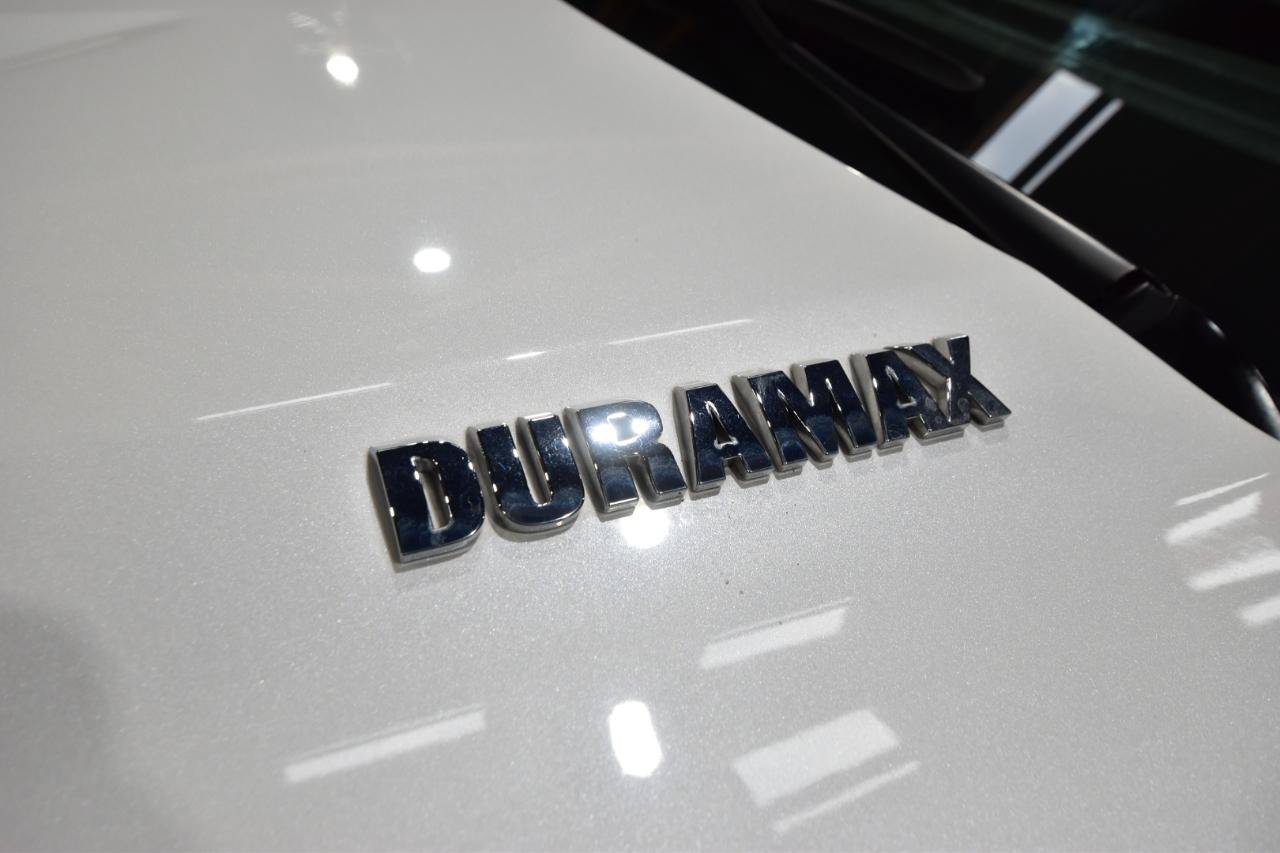 Used 2022 Chevrolet Silverado 1500 LTZ w/ LTZ Premium Package AWD/4WD image 4