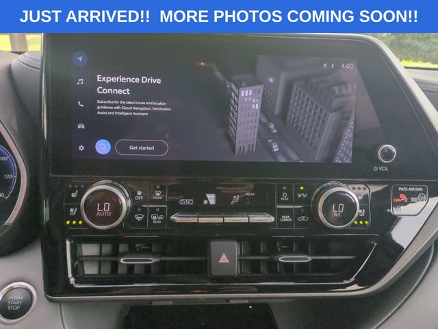 Used 2025 Toyota Highlander Limited FWD image 25