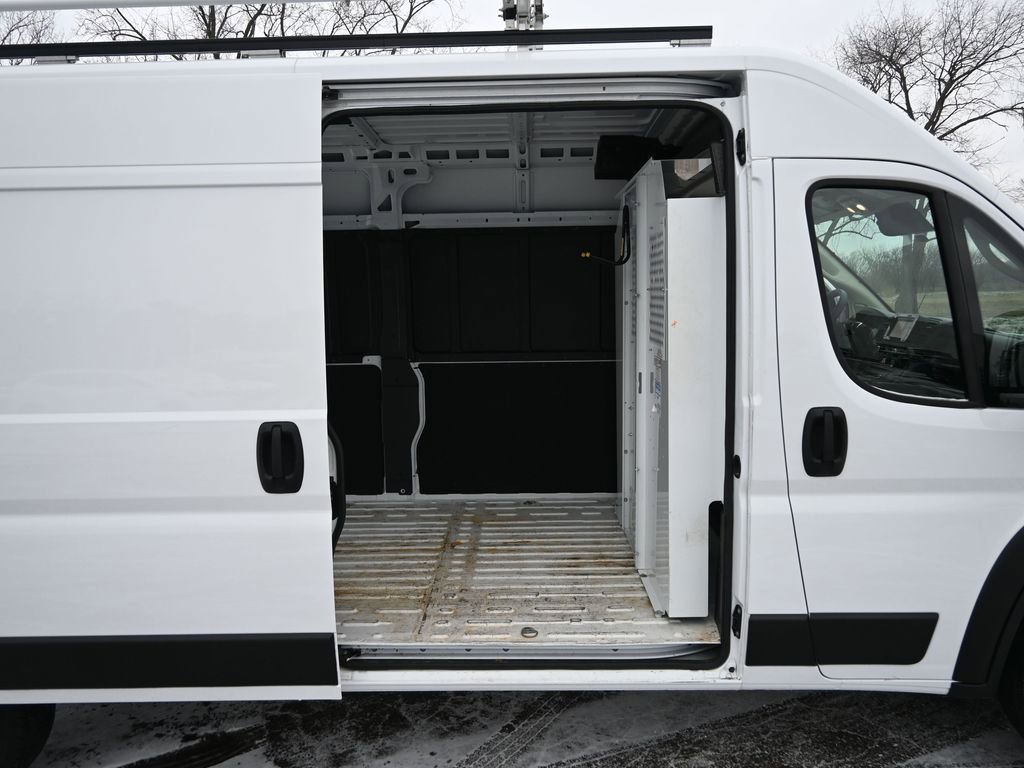 Used 2024 RAM ProMaster 2500 w/ Convenience Group image 12