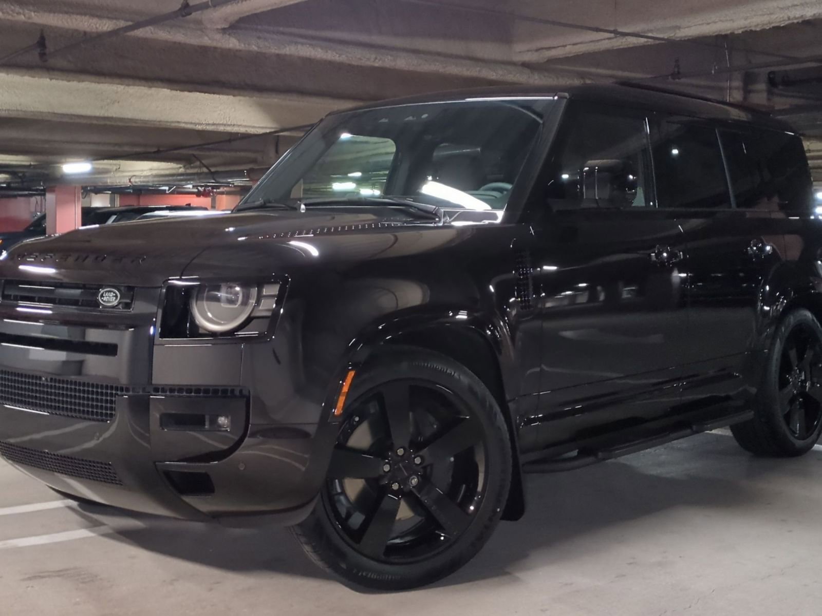 New 2026 Land Rover Defender 110 X-Dynamic SE image 1