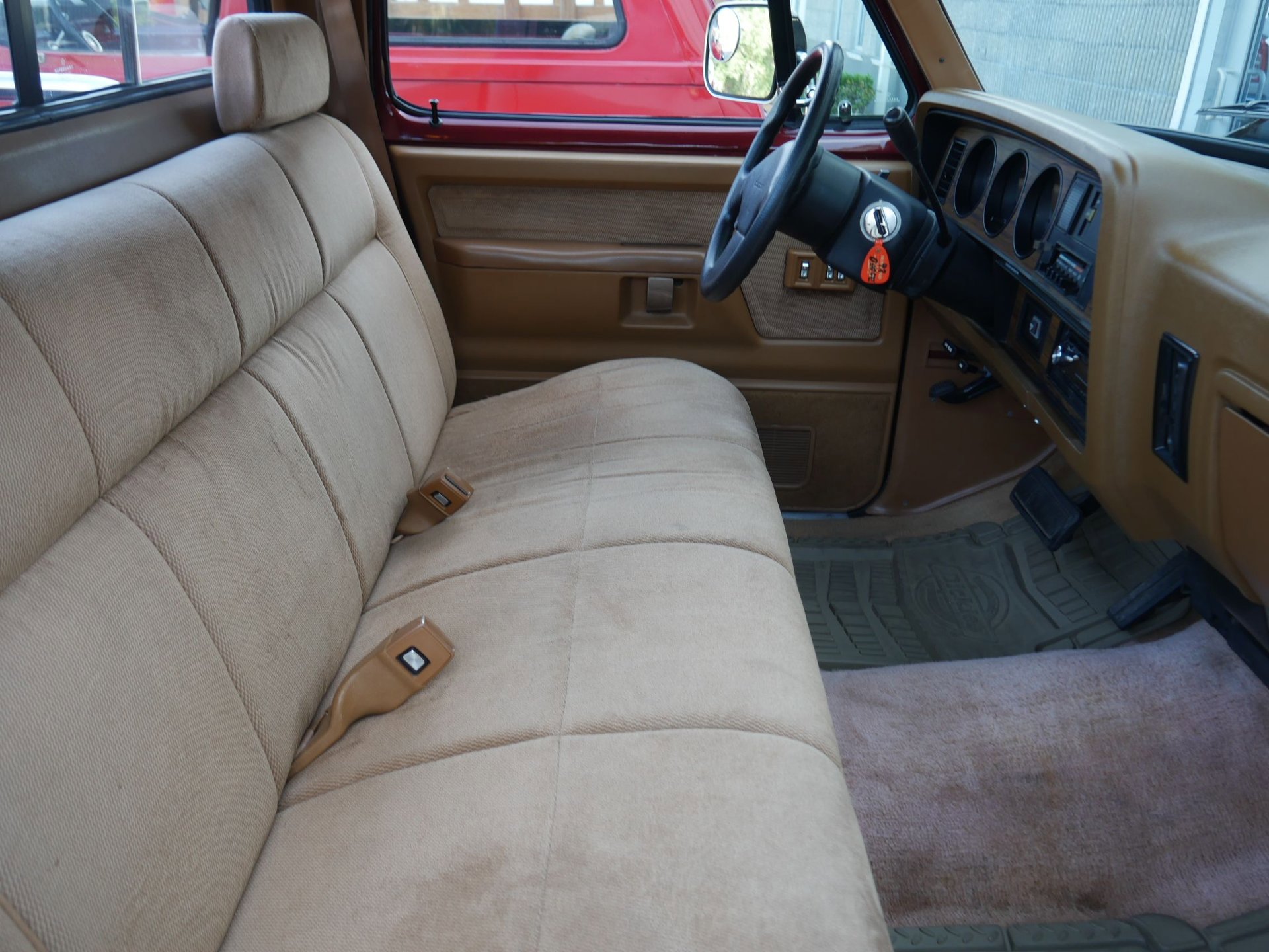 Used 1992 Dodge D/W Truck 150 RWD image 70
