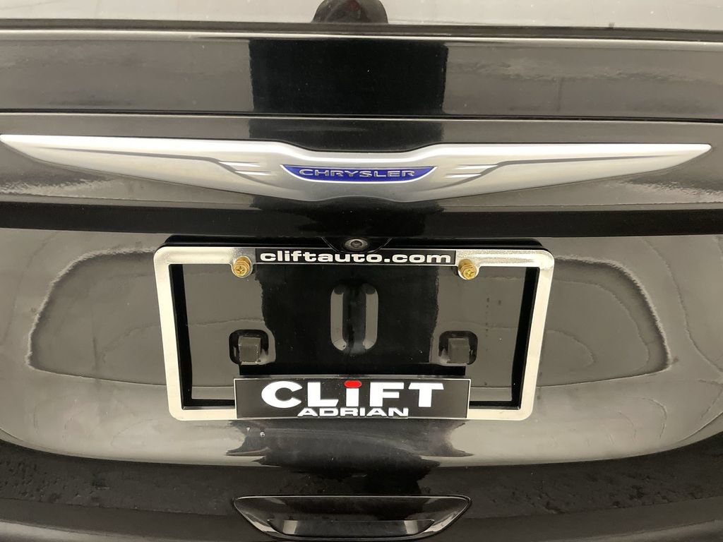 Used 2019 Chrysler Pacifica Touring-L Plus FWD image 25