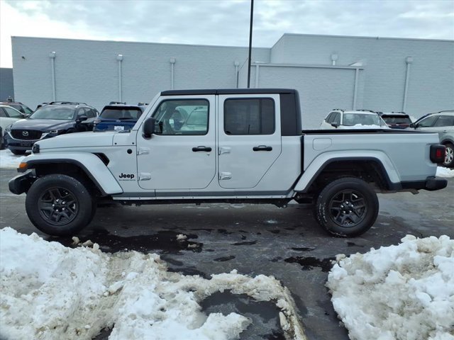 Used 2023 Jeep Gladiator Sport image 4