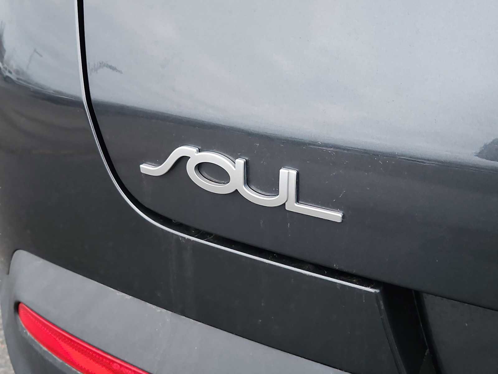 Used 2022 Kia Soul LX image 12