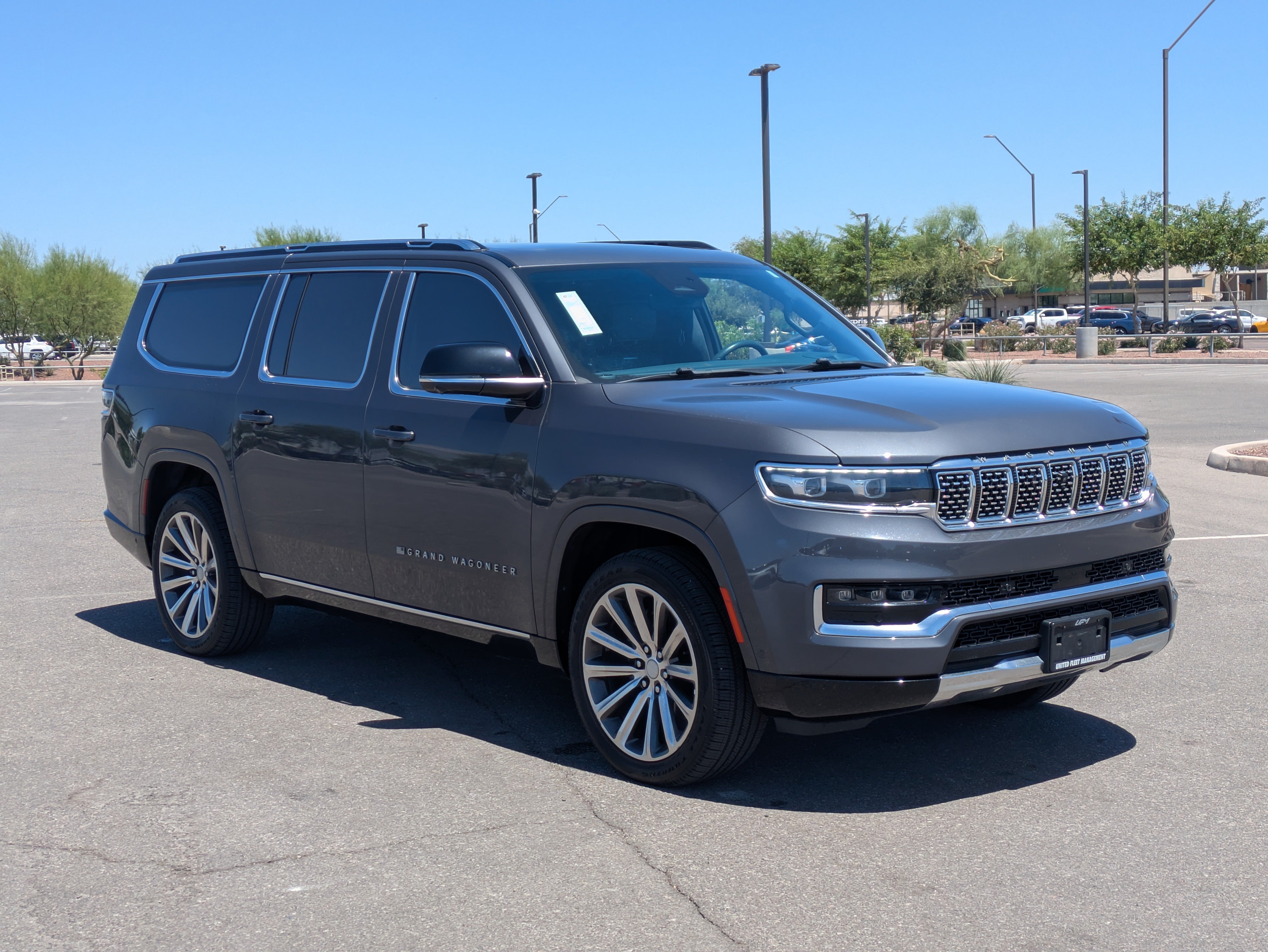 Used 2023 Jeep Grand Wagoneer L Series II w/ Premium Group II AWD/4WD image 7