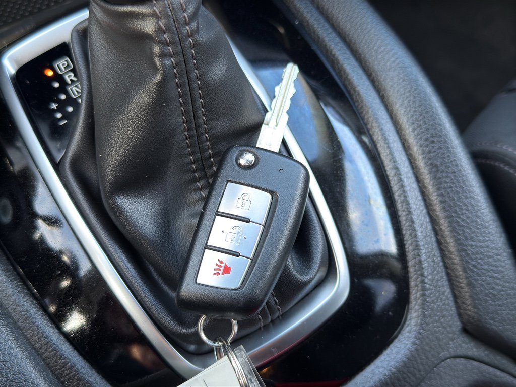 Used 2020 Nissan Rogue S w/ Special Edition Package image 36