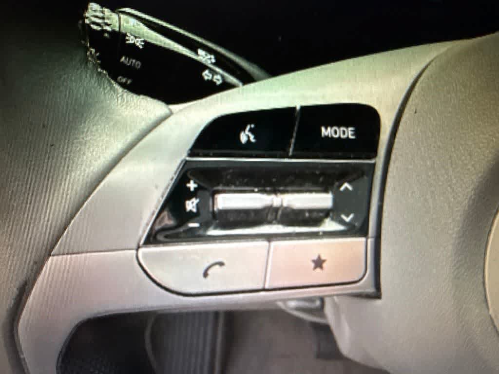 Used 2025 Hyundai Elantra SEL FWD image 18