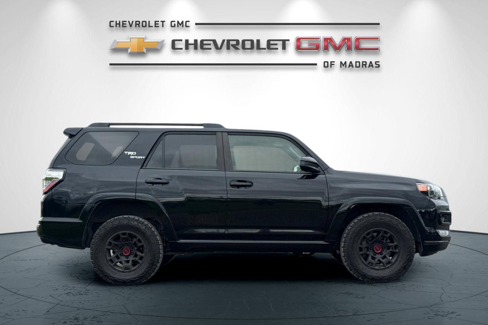 Used 2022 Toyota 4Runner TRD Sport AWD/4WD image 2