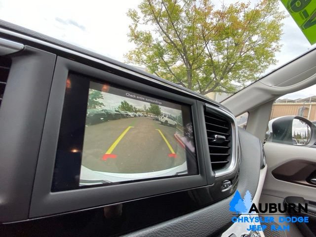 Used 2021 Chrysler Voyager L FWD image 42