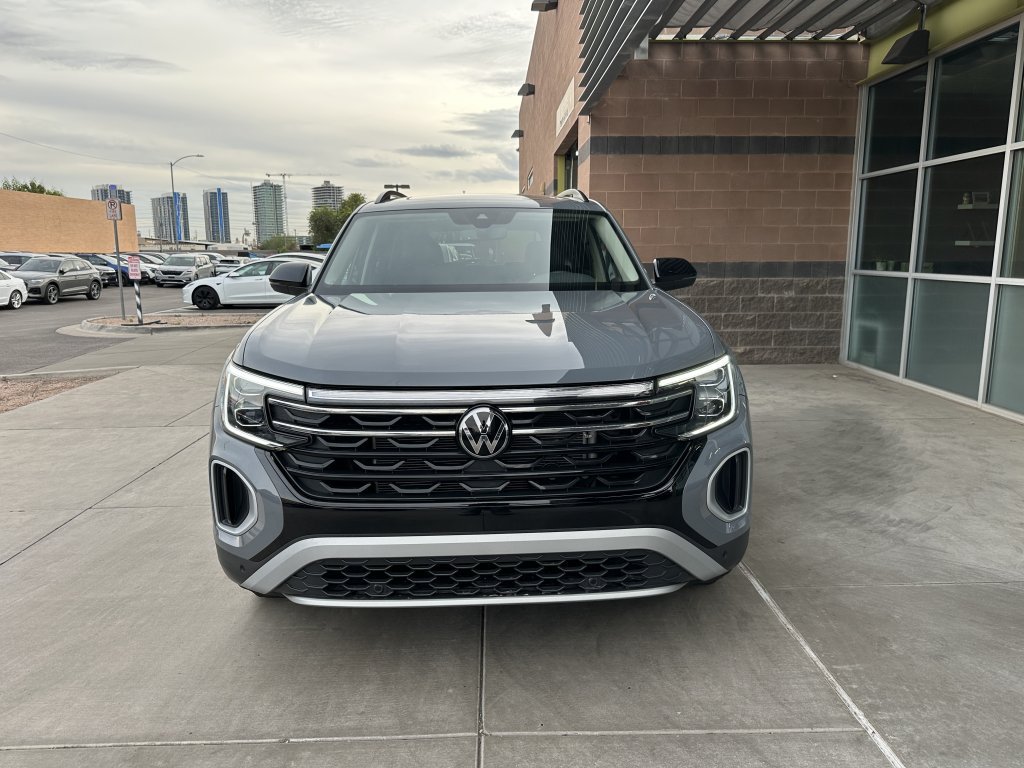 Used 2024 Volkswagen Atlas Peak Edition SE AWD/4WD image 11