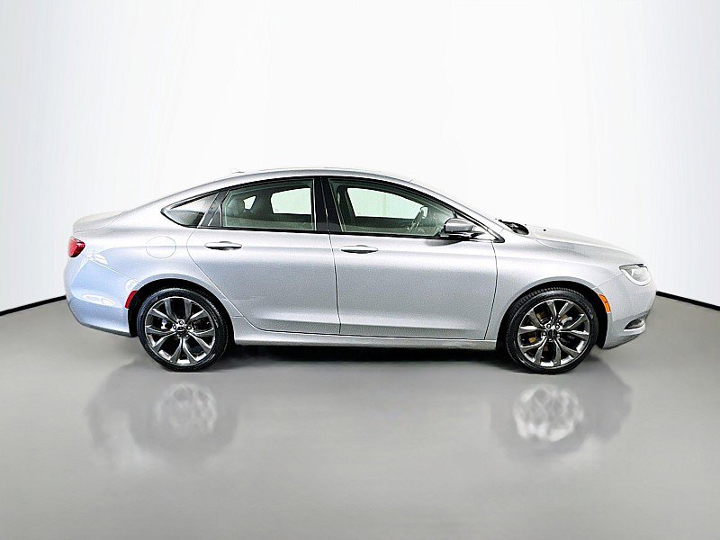 Used 2016 Chrysler 200 S w/ Comfort Group image 8