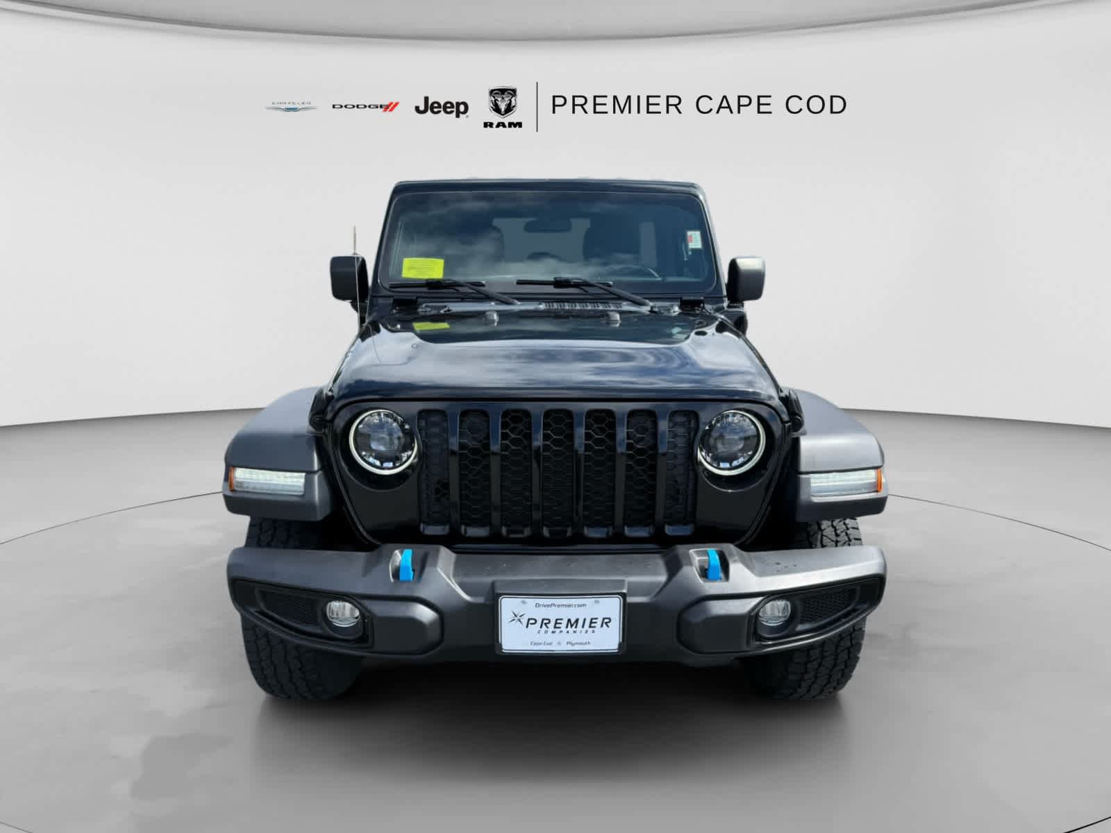 Used 2023 Jeep Wrangler Unlimited w/ Cold Weather Group AWD/4WD image 2