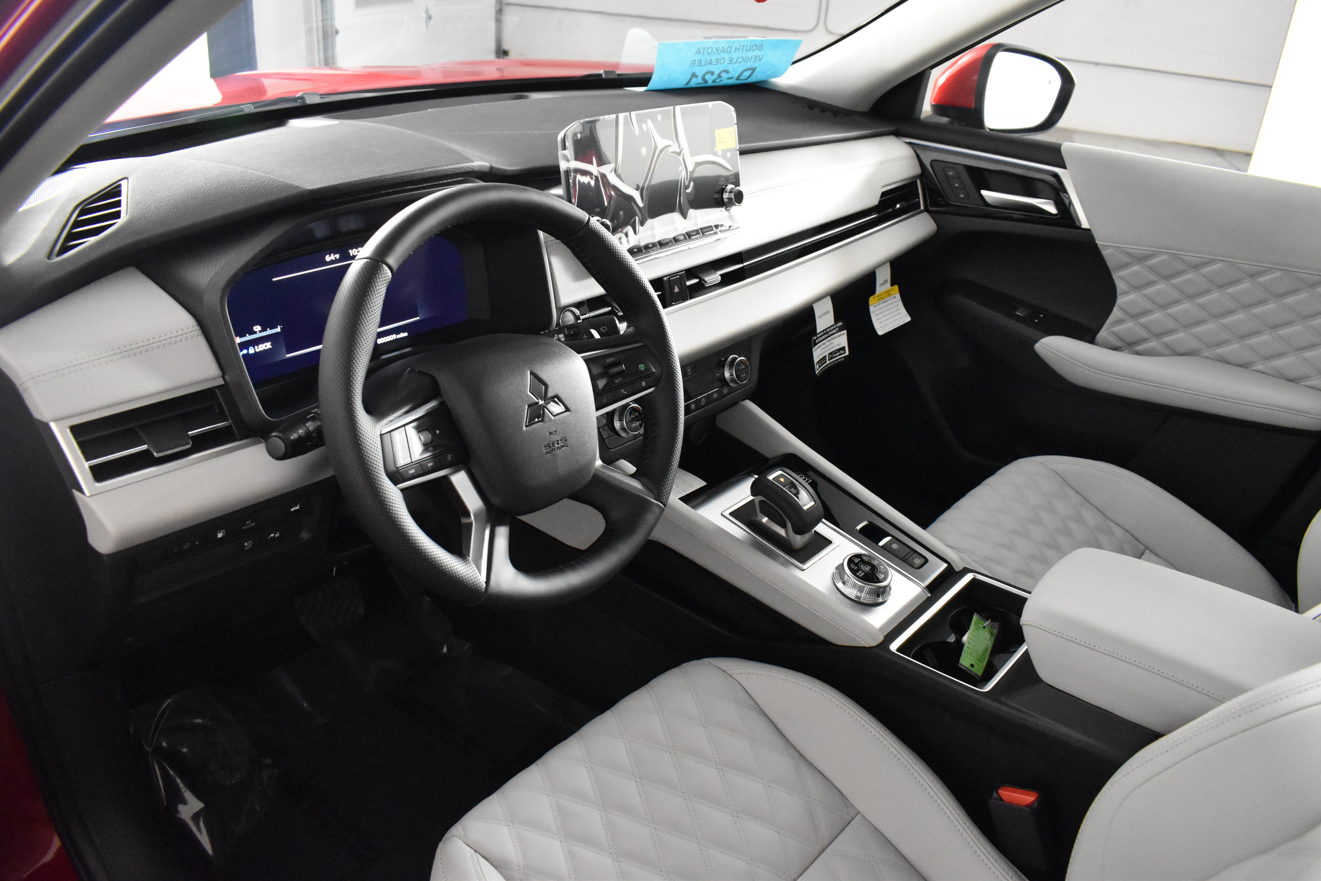 New 2025 Mitsubishi Outlander SEL image 2
