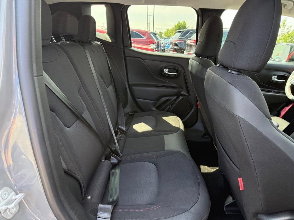 Certified 2020 Jeep Renegade Trailhawk AWD/4WD image 7