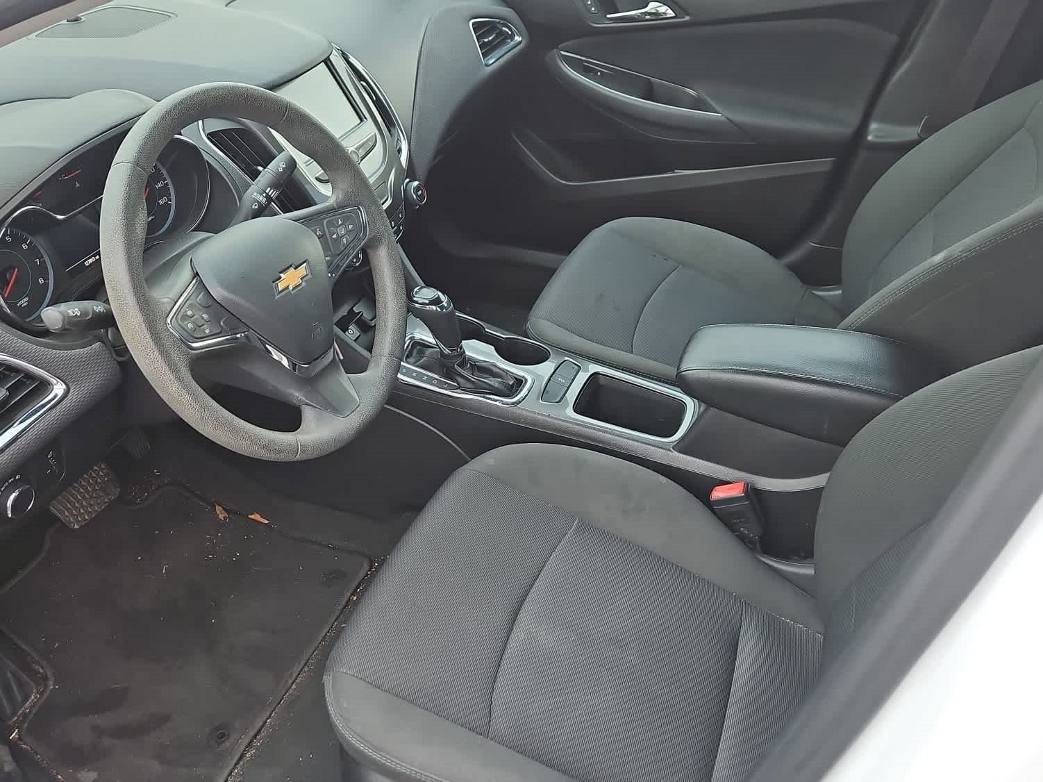 Used 2017 Chevrolet Cruze LT image 14