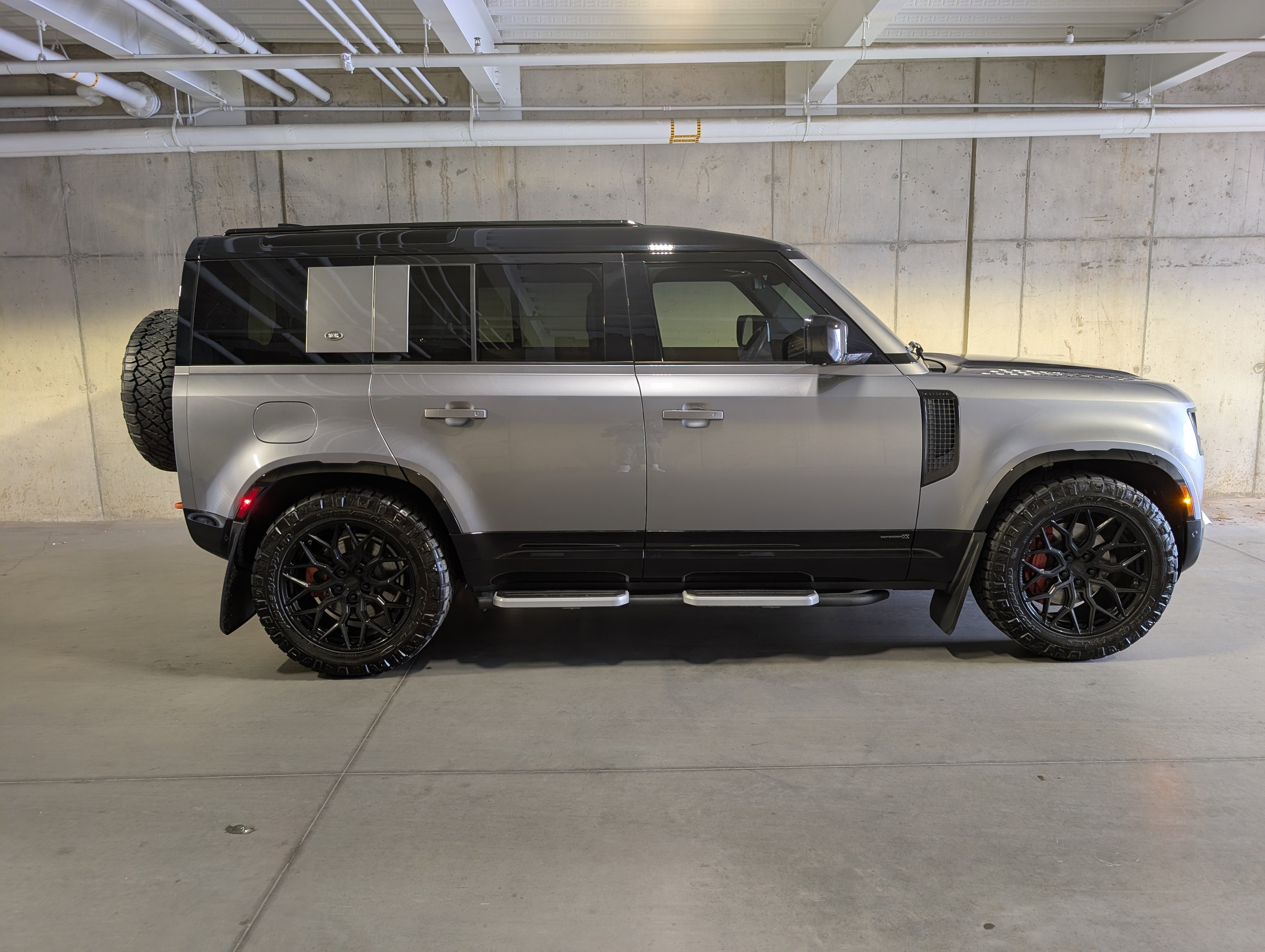 Used 2020 Land Rover Defender 110 X image 10