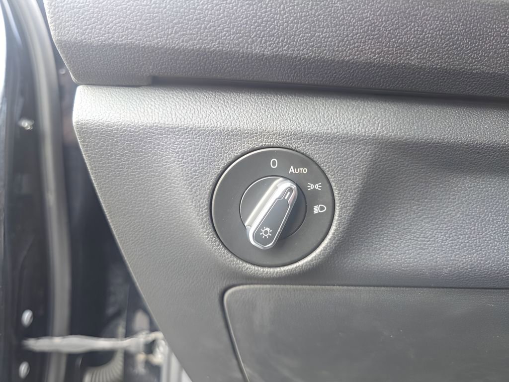 Used 2023 Volkswagen Jetta Sport image 18