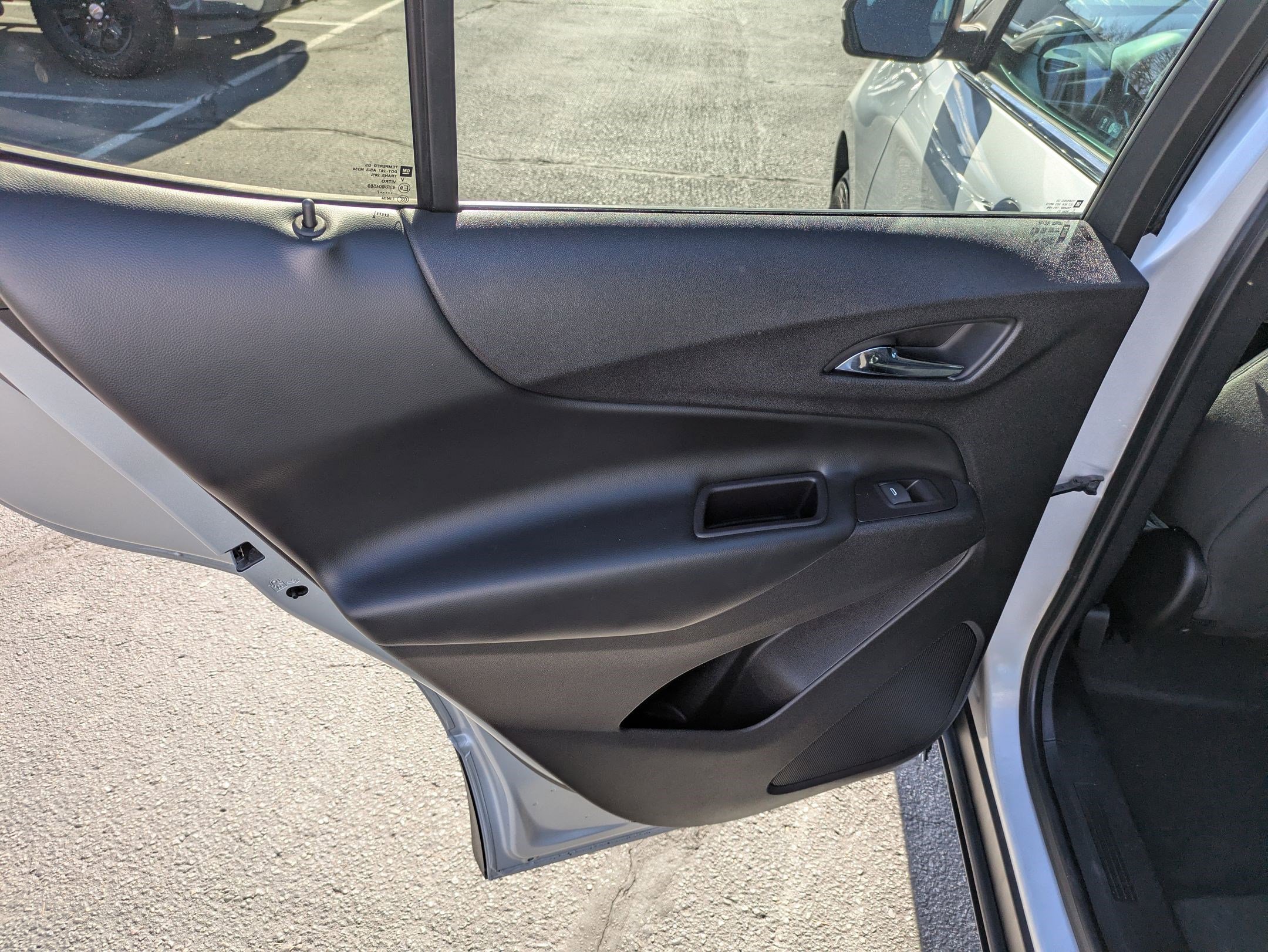 Used 2018 Chevrolet Equinox LT image 30