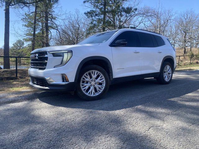 Used 2025 GMC Acadia Elevation w/ Elevation Premium Package image 1