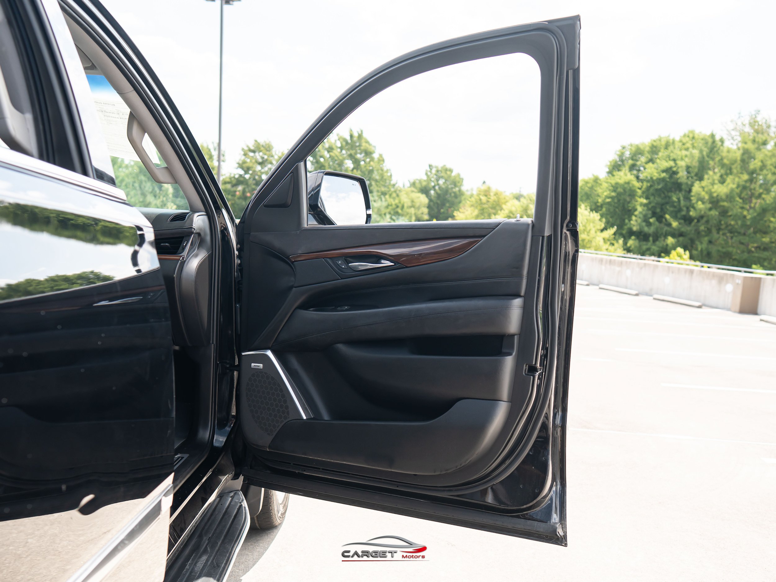 Used 2018 Cadillac Escalade ESV Luxury RWD image 40