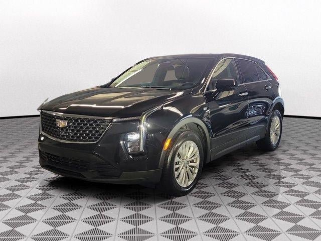 Certified 2024 Cadillac XT4 Luxury w/ Cold Weather Package FWD image 3